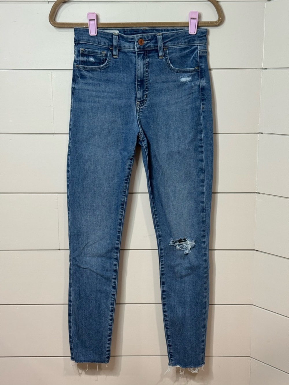 GAP Distressed Mid Rise Universal Jeggings Medium Wash Size 8R/29 - Picture 2 of 12